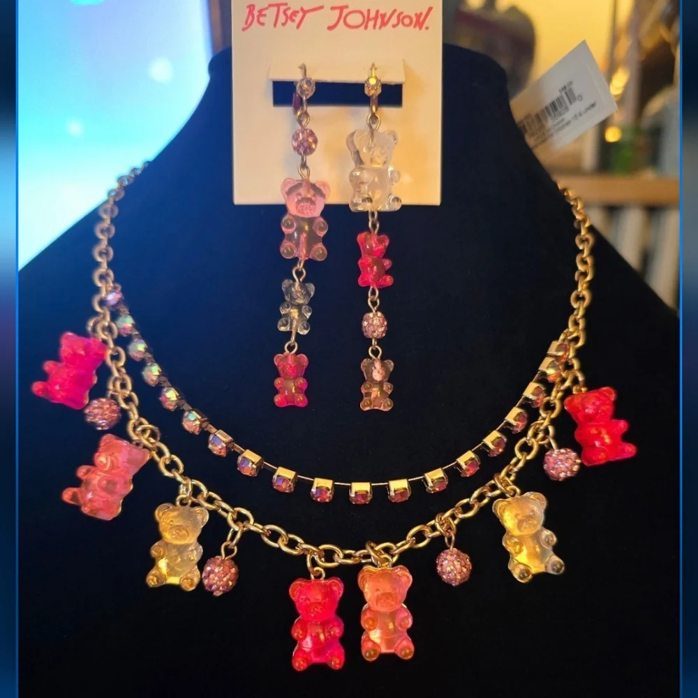 Betsey Johnson Pink Gummy Bear Necklace and earring set! NWT! - Picture 5 of 12